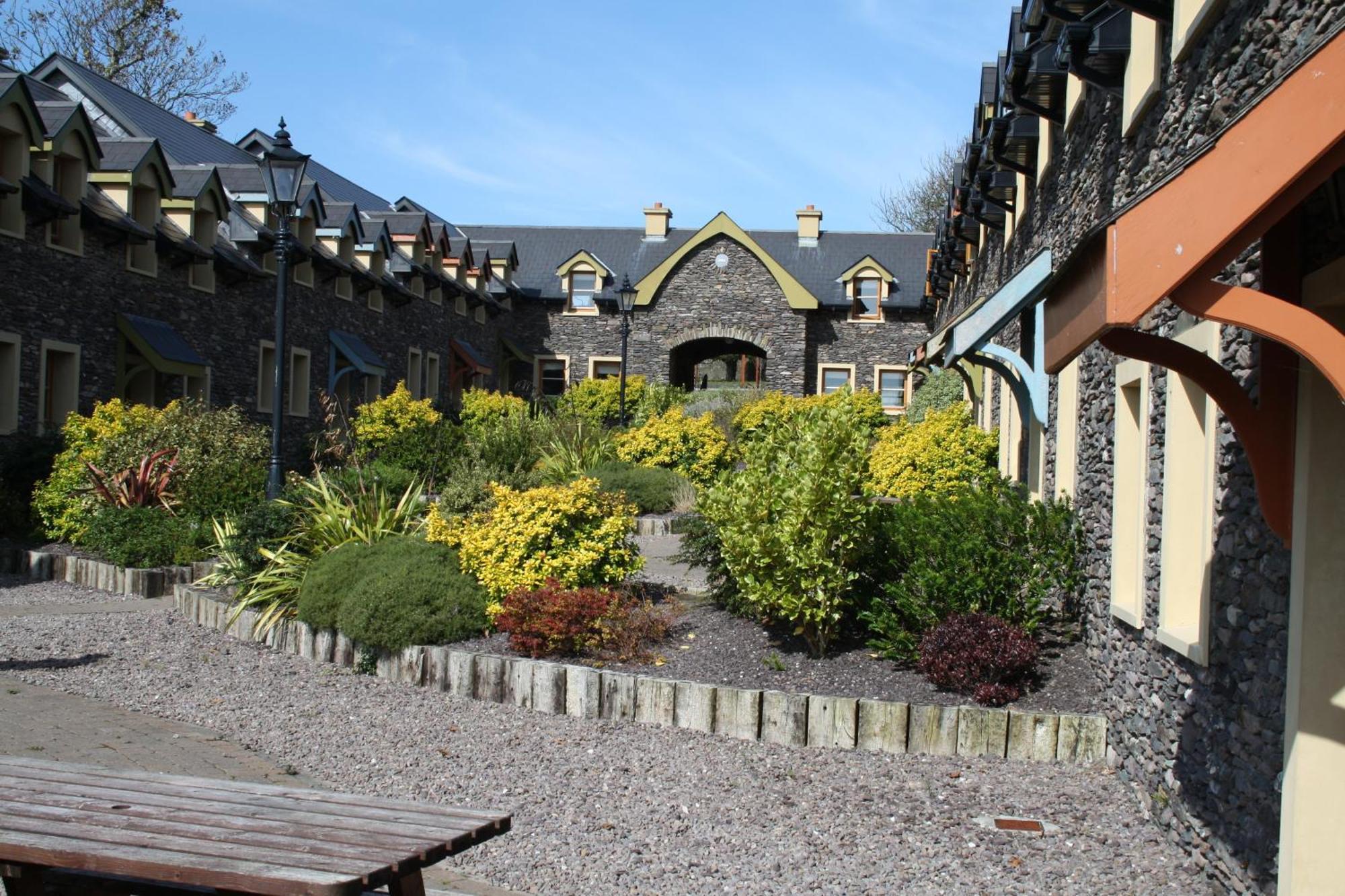 Courtyard Homes 3 Bed By Trident Homes Hébergement de vacances